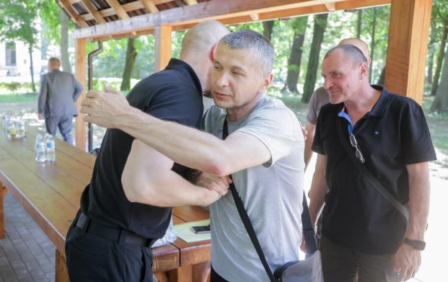 Новини Вінниці - фото з Денис Шмигаль та Ірина Верещук відвідали Вінниччину і підтримали звільнених з полону захисників