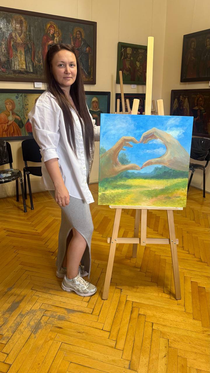 Новини Вінниці - фото з Обійми, емоції та фотографії: як у Вінниці матері загиблих воїнів створювали картини пам’яті