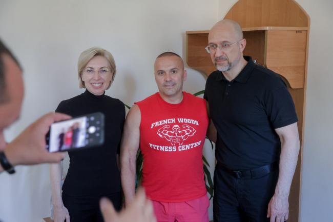 Новини Вінниці - фото з Денис Шмигаль та Ірина Верещук відвідали Вінниччину і підтримали звільнених з полону захисників