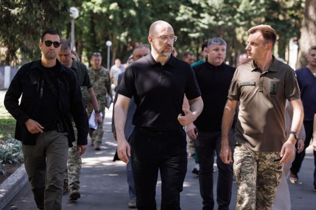 Новини Вінниці - фото з Денис Шмигаль та Ірина Верещук відвідали Вінниччину і підтримали звільнених з полону захисників