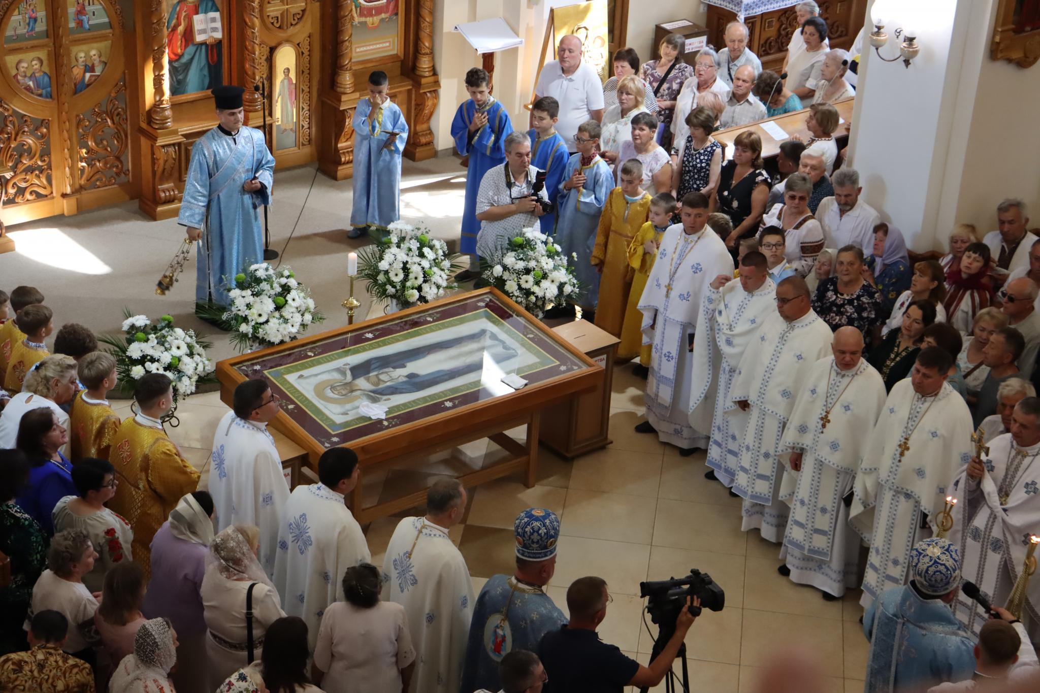Новини Тернополя - фото з У Церкві Успіння Пресвятої Богородиці храмовий празник: шукайте себе та знайомих на фото!