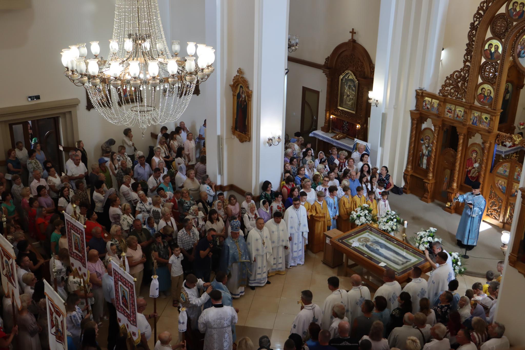 Новини Тернополя - фото з У Церкві Успіння Пресвятої Богородиці храмовий празник: шукайте себе та знайомих на фото!