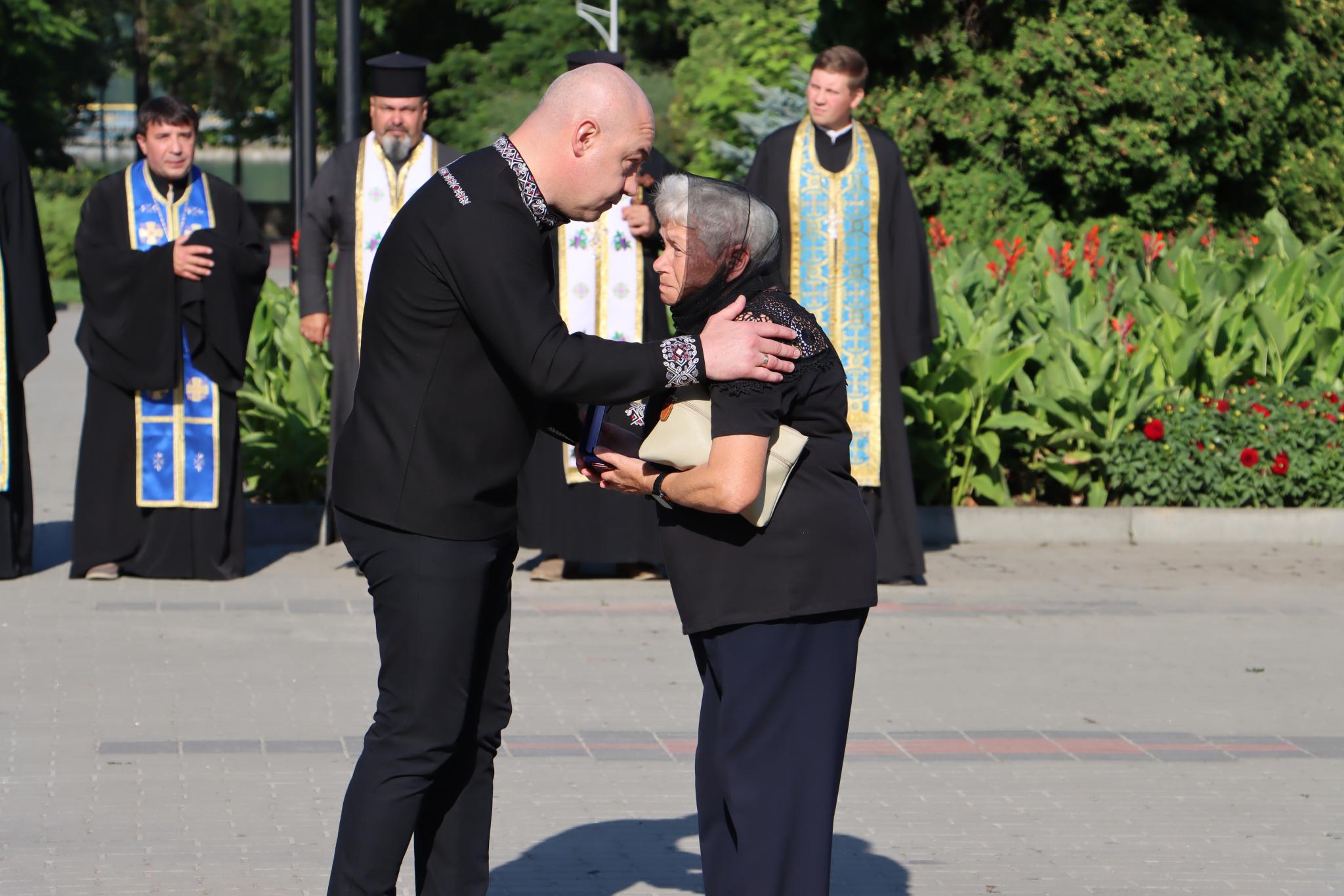 Новини Тернополя - фото з Пам’ять, що болить: у День міста нагородили родини загиблих захисників