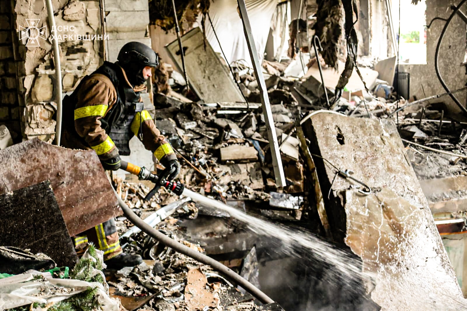 Новини Тернополя - фото з російські терористи вдарили по житловому будинку у Харкові, є жертви та постраждалі (ОНОВЛЮЄТЬСЯ)