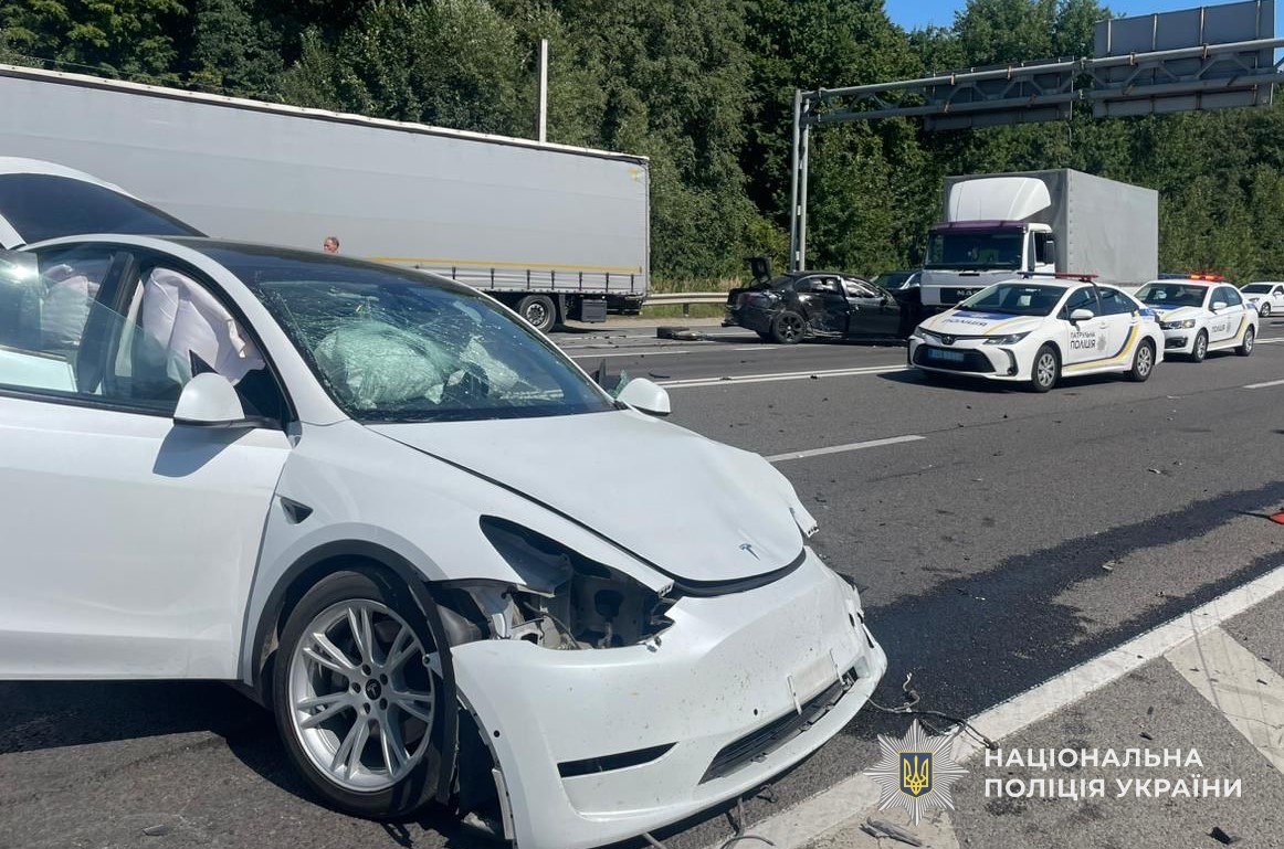 Новини Тернополя - фото з Потрійна аварія в Львівському районі — серед постраждалих двоє жителів Тернопільщини