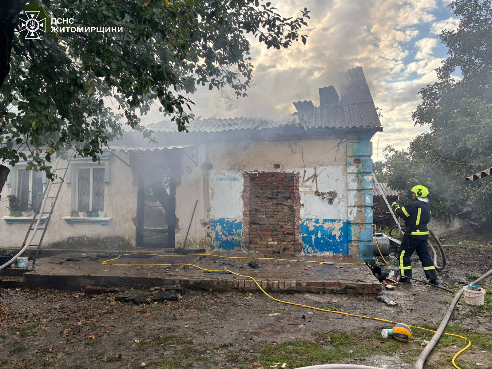 Новини Житомира - фото з Трагедія на Житомирщині: внаслідок пожежі загинув хлопчик