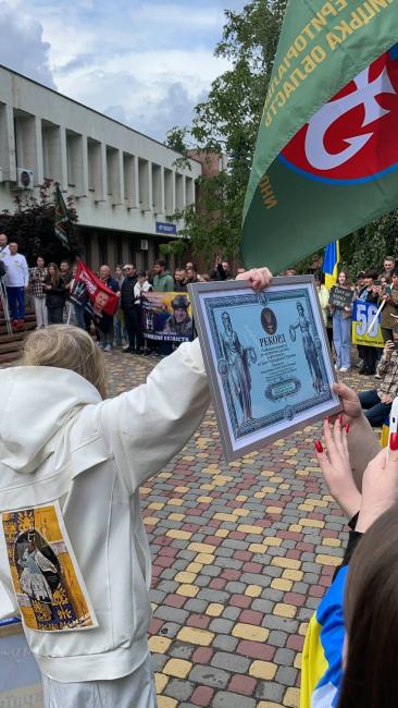 Новини Вінниці - фото з Вінниця встановила рекорд: колона з понад 400 машин проїхала містом на честь військових