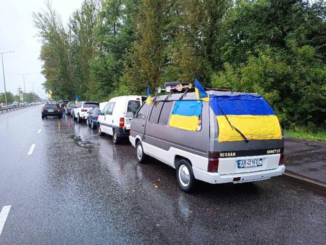 Новини Вінниці - фото з Вінниця встановила рекорд: колона з понад 400 машин проїхала містом на честь військових