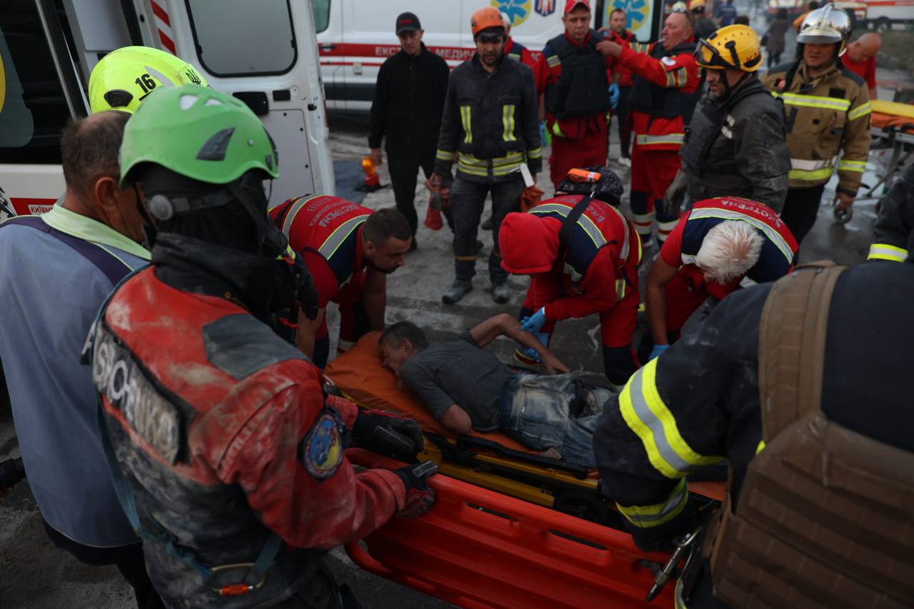Новини Тернополя - фото з Нічний обстріл Києва: загинули восьмеро людей, є руйнування, кількість жертв збільшується