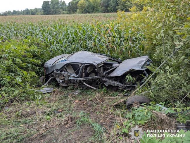 Новини Вінниці - фото з П’яний водій Ford протаранив Geely і вилетів у кукурудзяне поле під Вінницею