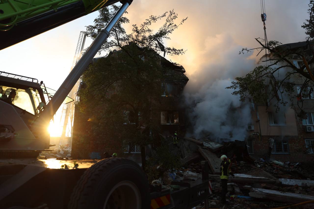 Новини Тернополя - фото з Нічний обстріл Києва: загинули восьмеро людей, є руйнування, кількість жертв збільшується