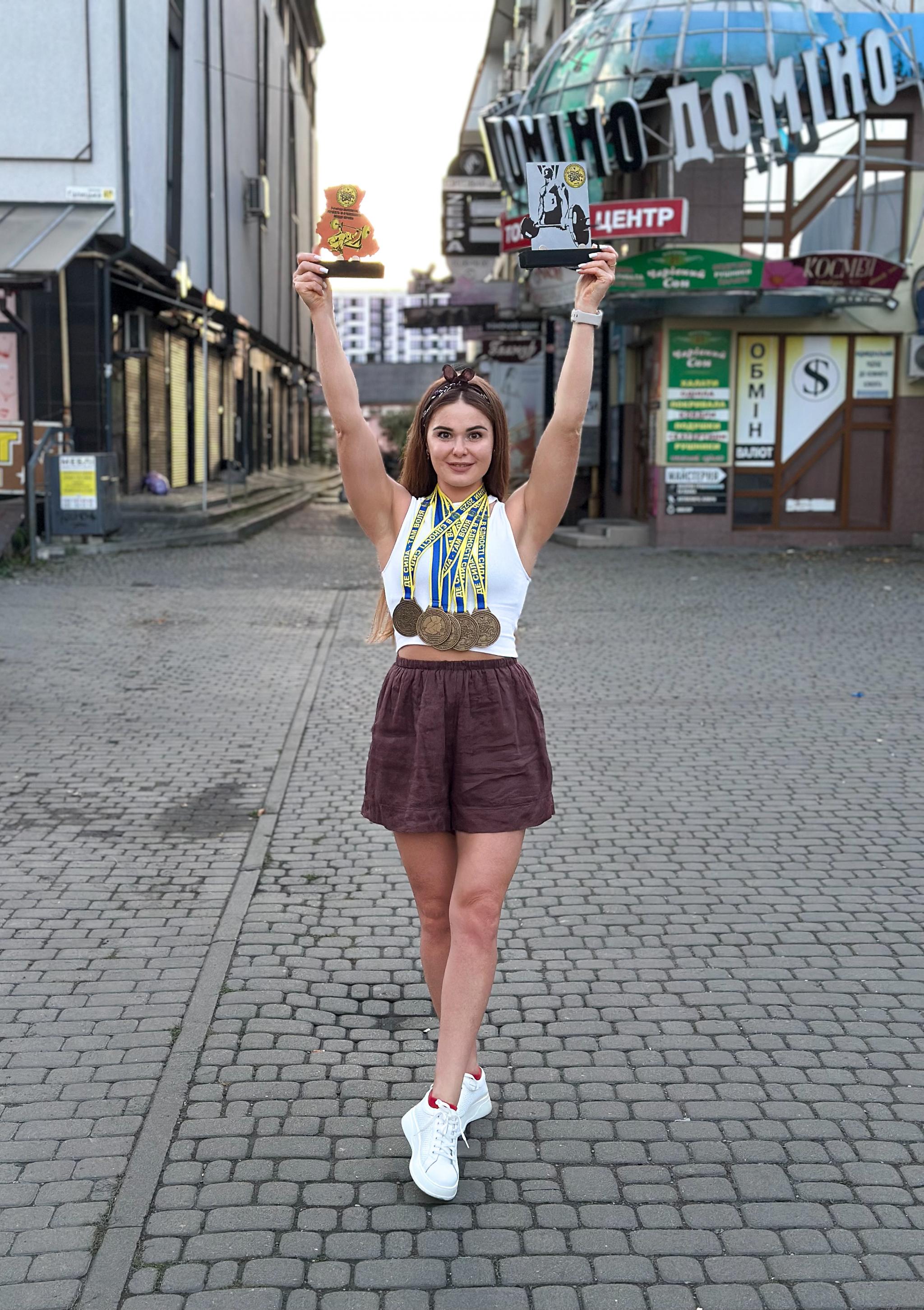 Новини Тернополя - фото з Тернопільська поліцейська встановила рекорди України з окремих вправ пауерліфтингу