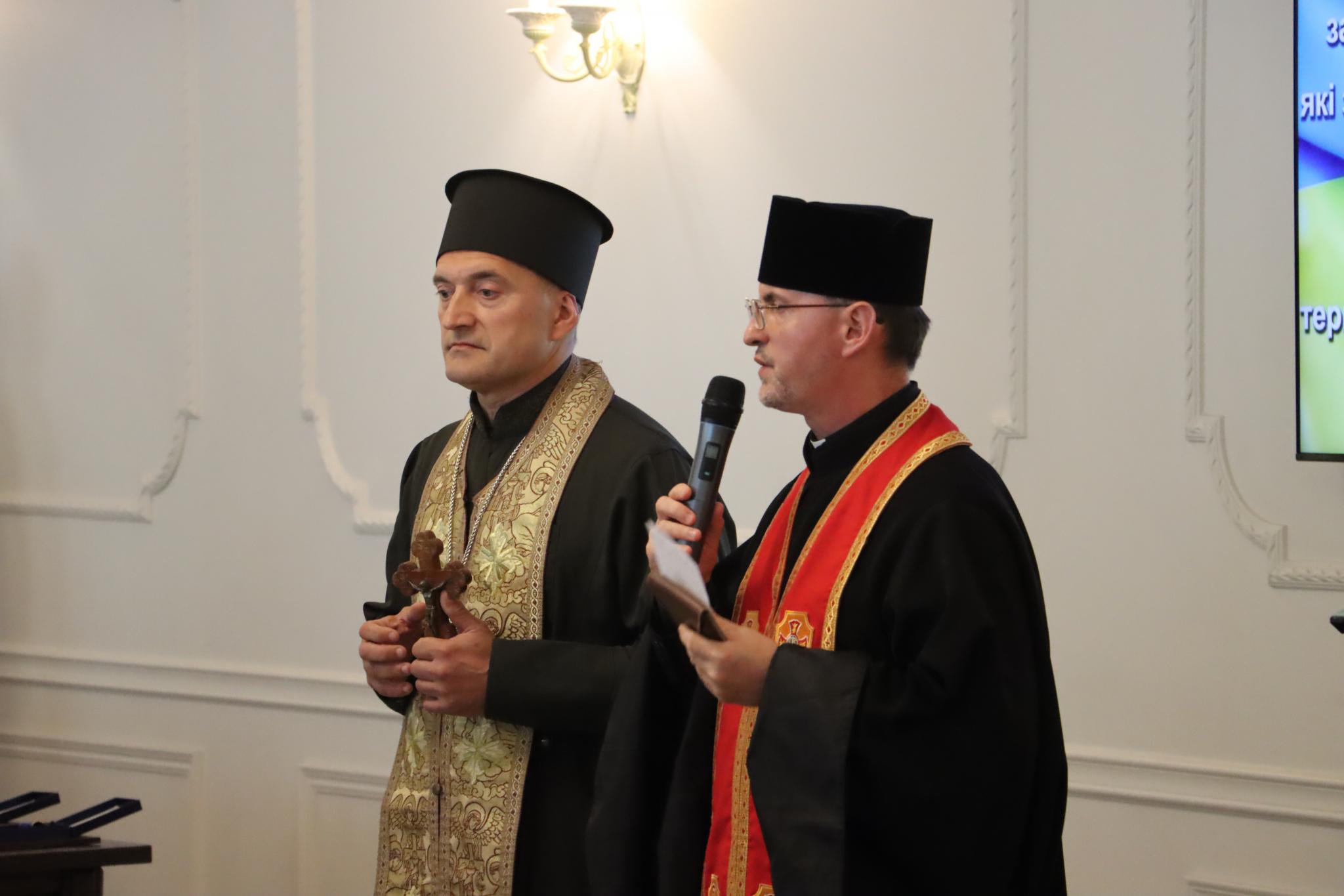 Новини Тернополя - фото з Родинам загиблих захисників вручили нагороди