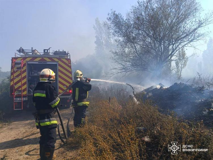 Новини Вінниці - фото з Пожежі в області знищили ферму, будинки та 13 гектарів землі