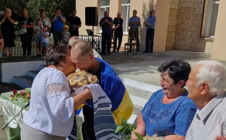 Новини Вінниці - фото з Джуринська громада зустріла Антона Чорного, який провів у полоні 19 місяців