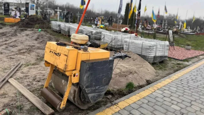 Новини Вінниці - фото з На кладовищі Вінницьких Хуторів облаштовують місце поховання Героїв