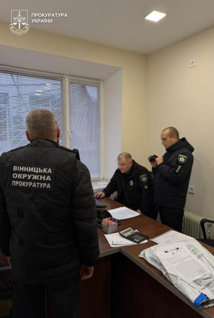 Новини Вінниці - фото з Директору департаменту міськради та підрядникам вручили підозри у розтраті понад 3,3 мільйони на будівництві дороги