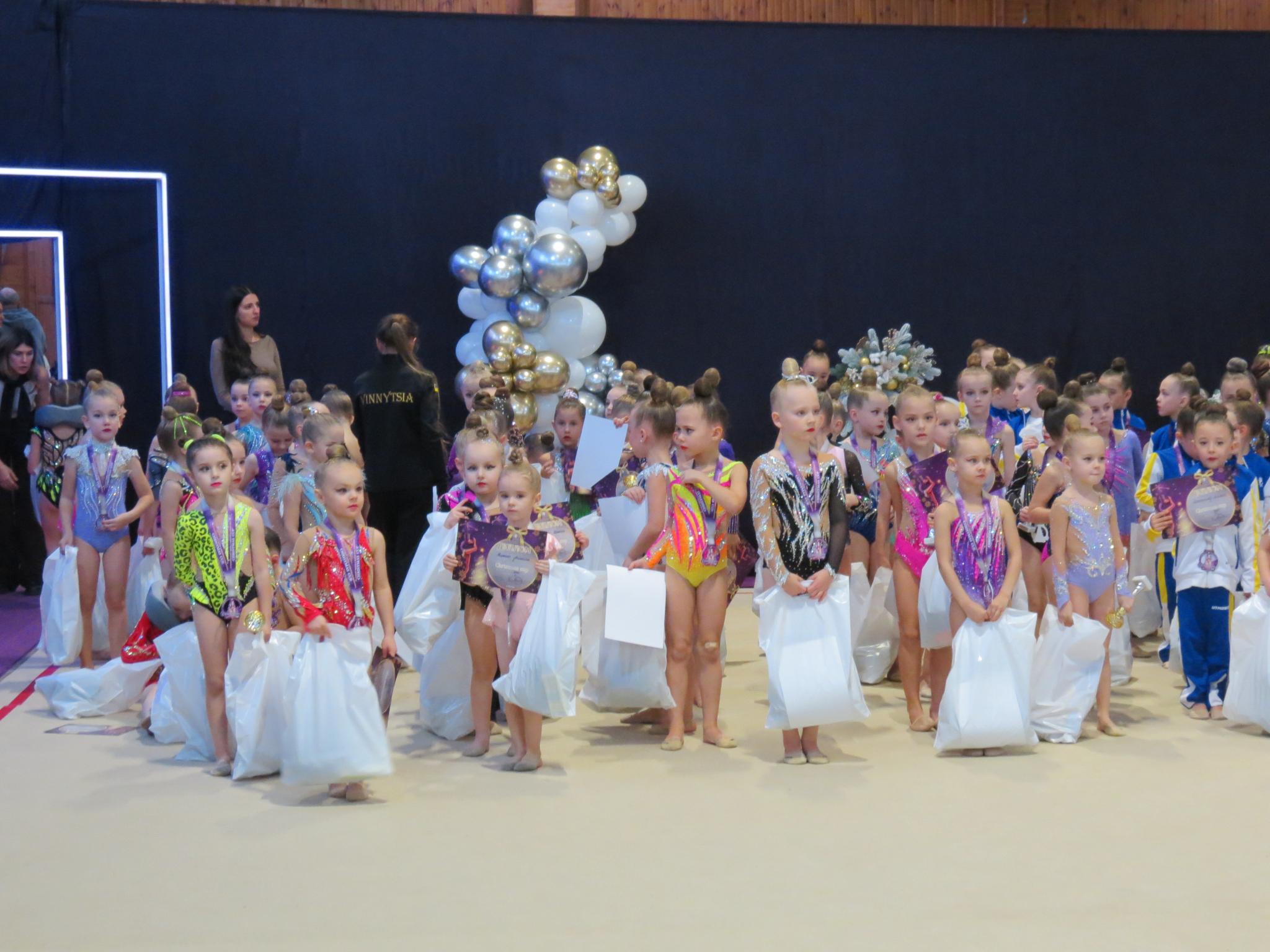 Новини Вінниці - фото з На Virtuoz Christmas Cup переможених не було. Вінниця зібрала на турнір 650 гімнасток