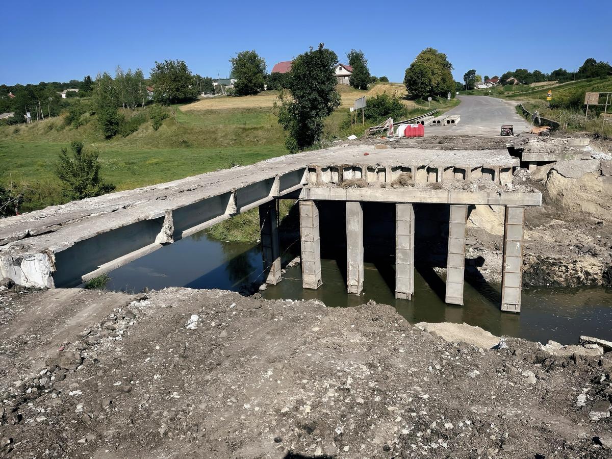 Новини Тернополя - фото з Міст у Чернихівцях ремонтуватимуть до жовтня: нова споруда витримуватиме до 100 тонн