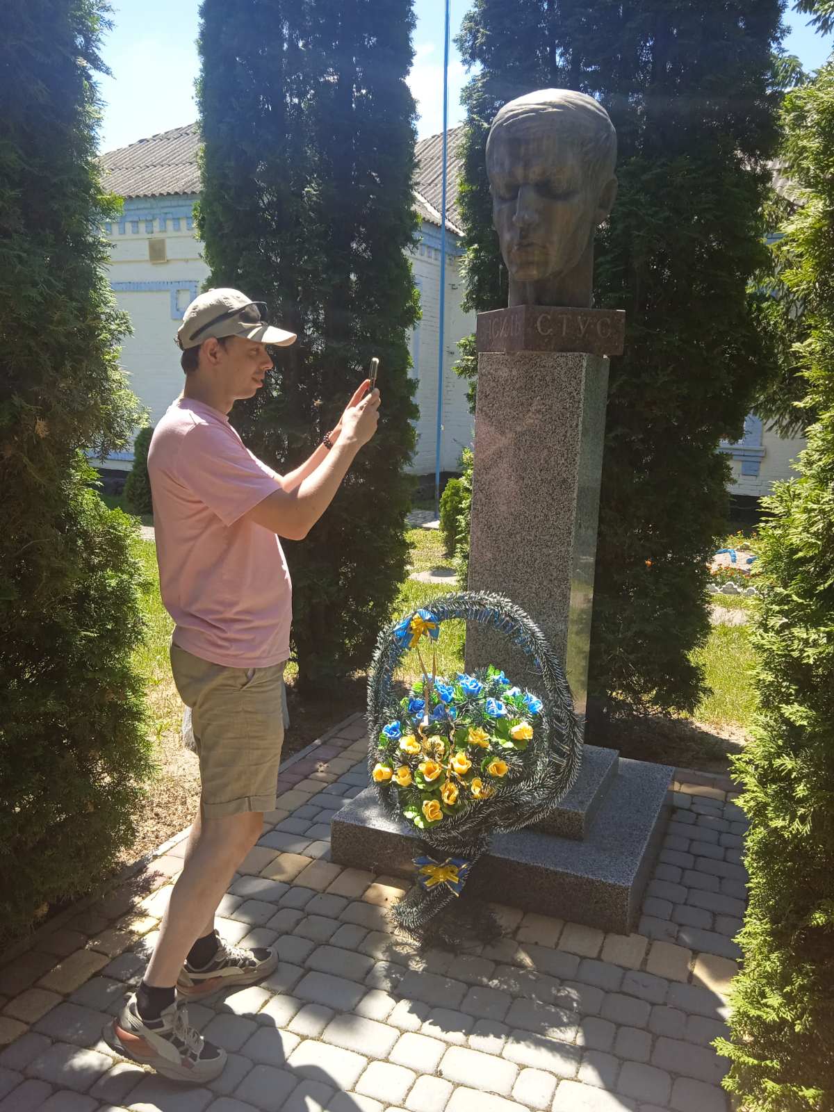 Новини Вінниці - фото з «Ми його посадили, ми його реабілітуємо»: чому перший пам’ятник Стусу виготовили тюремники?