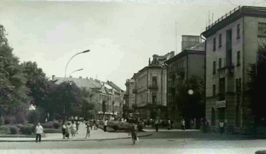 Новини Тернополя - фото з Зустрінемося біля «Молока»: яка історія кульового магазину Тернополя. Дивіться відео!