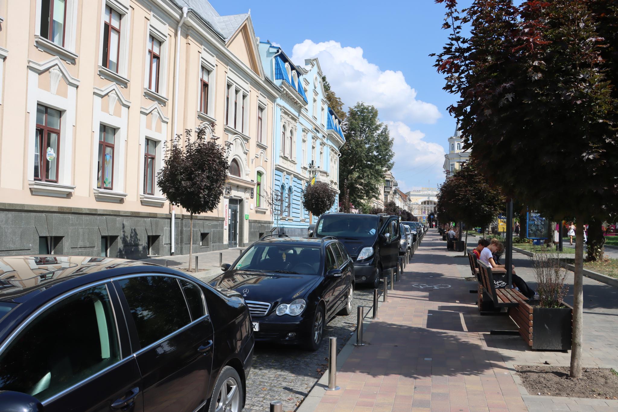 Новини Тернополя - фото з Де у центрі Тернополя можна припаркувати авто безплатно та за гроші