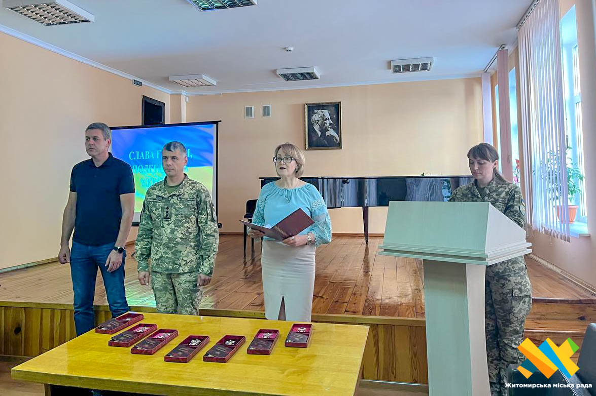 Новини Житомира - фото з У Житомирі рідним полеглих Захисників вручили державні нагороди
