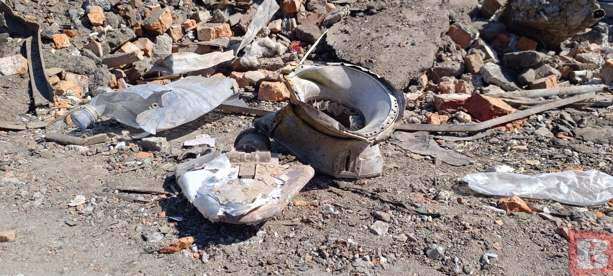 Новини Хмельницького - фото з «Яму бачите? Це мій гараж був»: хмельничани показують наслідки обстрілу (РЕПОРТАЖ)