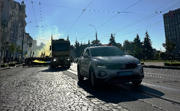 Новини Вінниці - фото з З великим прапором та синьо-жовтим димом відбулась хода в пам'ять про загиблих розвідників