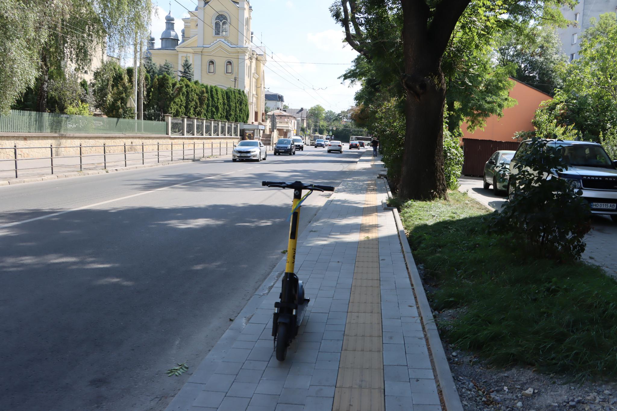 Новини Тернополя - фото з На Острозького відремонтували тротуар: який вигляд він має