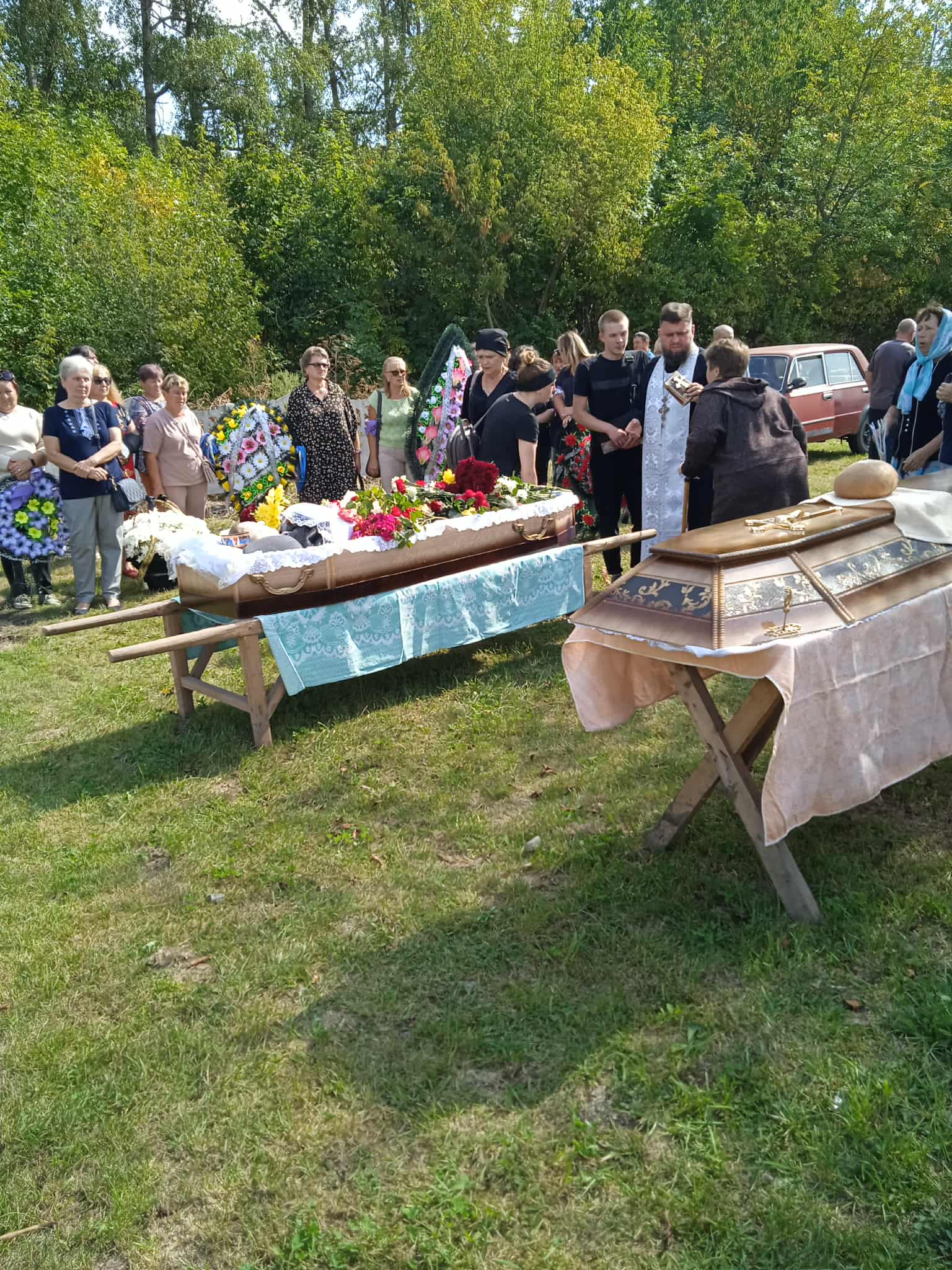 Новини Козятина - фото з Від будинку до цвинтаря співали пісні, поховали Володимира під пісню Яворина