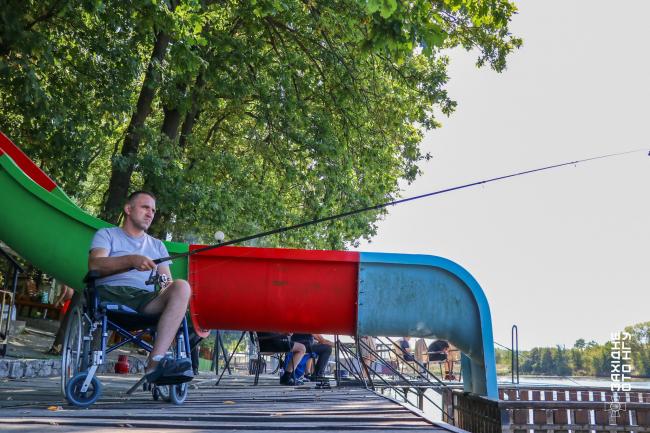 Новини Вінниці - фото з «Тут ми відчуваємо спокій»: у Вінниці поранені гвардійці рибалили та відпочивали на природі