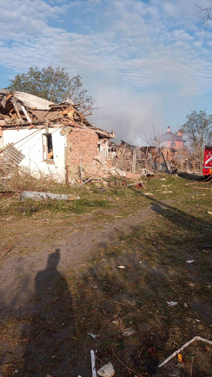 Новини Житомира - фото з Від ворожої атаки є руйнування і пошкодження в Оліївській громаді