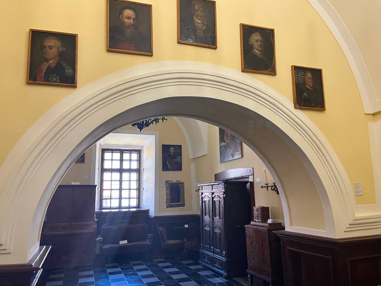 Новини Тернополя - фото з Привид, що блукає коридорами… І підземні ходи — просто під ногами: розповідаємо про Збаразький замок