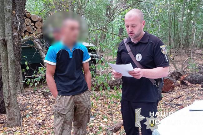 Новини Вінниці - фото з Масштабна вирубка дерев на заповідній території Вінниччини: затримали «чорних лісорубів»