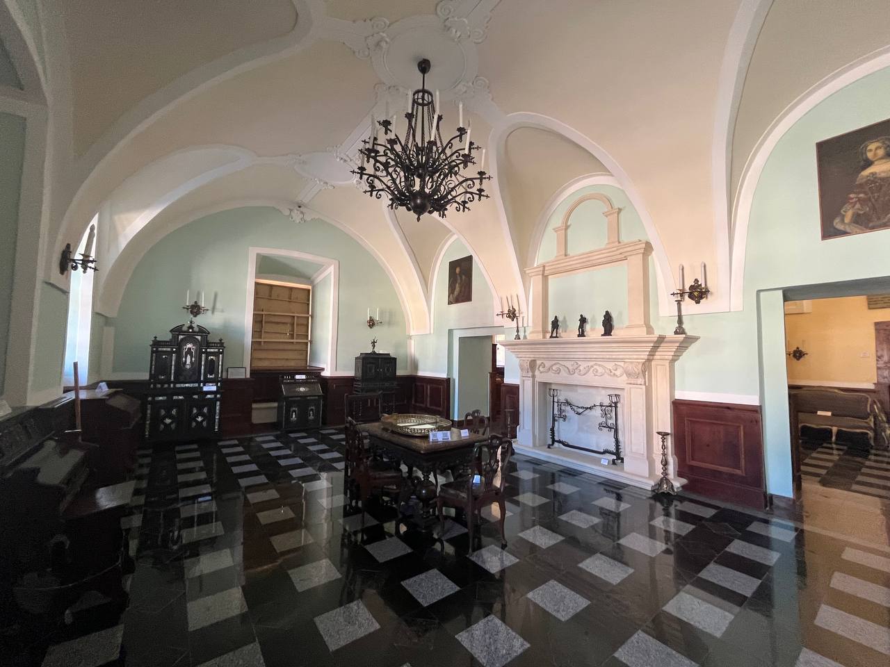 Новини Тернополя - фото з Привид, що блукає коридорами… І підземні ходи — просто під ногами: розповідаємо про Збаразький замок