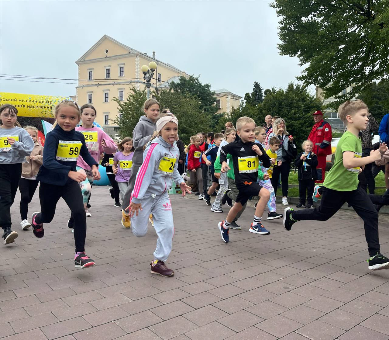 Новини Тернополя - фото з Озеряна-2025: тернополяни долали кілометри та збирали донати на ЗСУ