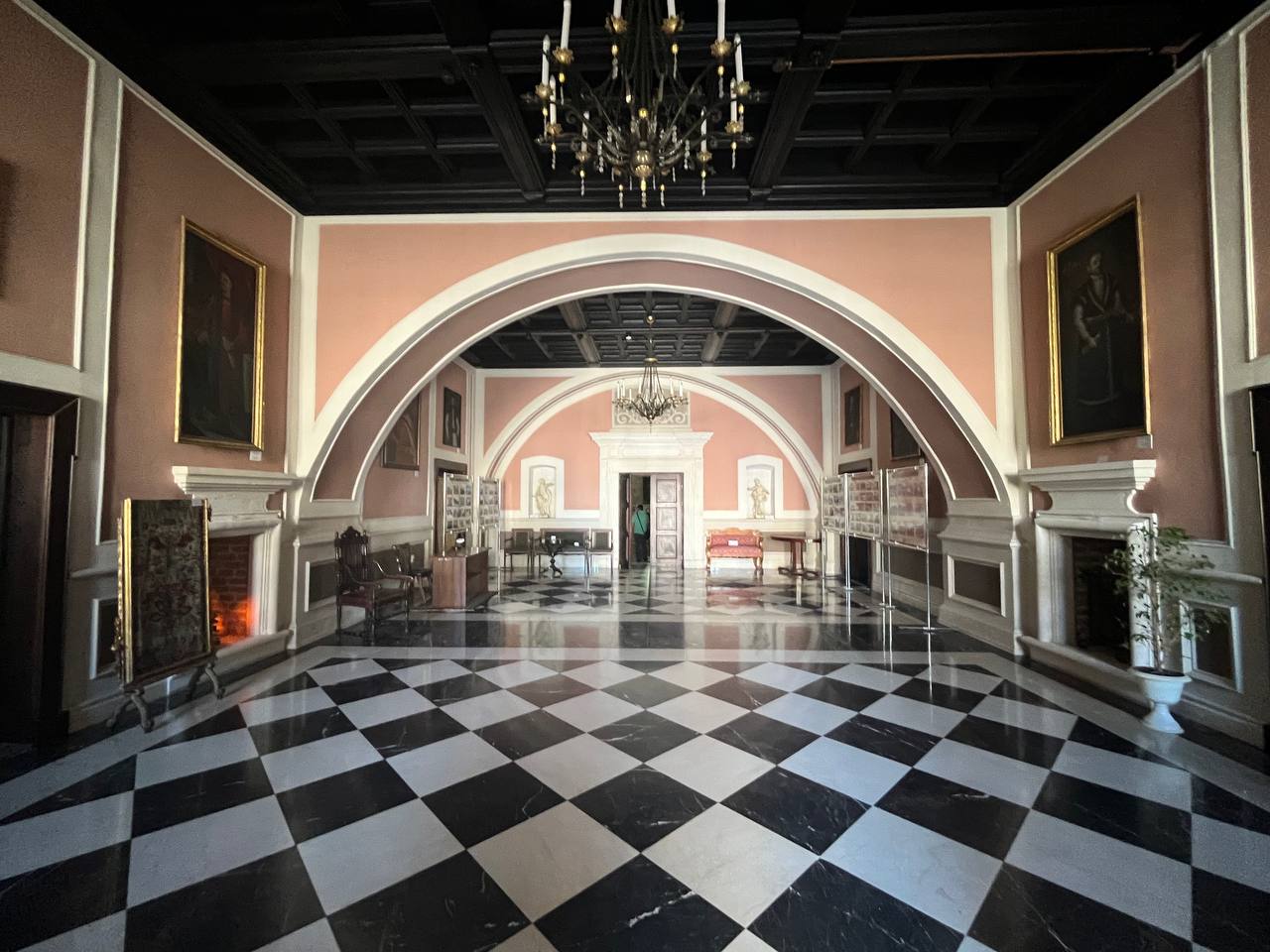 Новини Тернополя - фото з Привид, що блукає коридорами… І підземні ходи — просто під ногами: розповідаємо про Збаразький замок