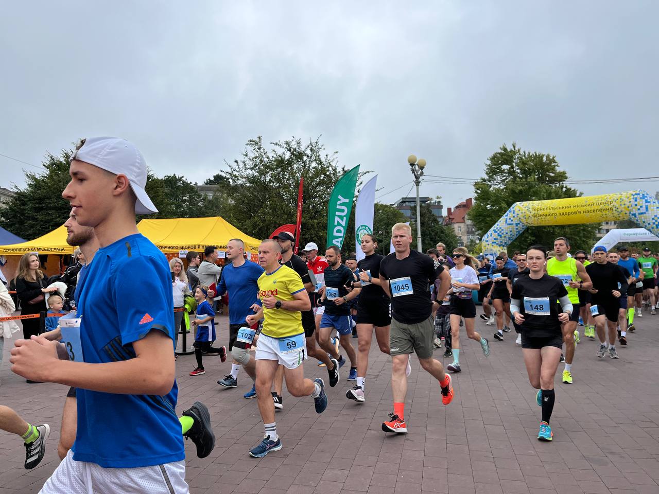 Новини Тернополя - фото з Озеряна-2025: тернополяни долали кілометри та збирали донати на ЗСУ