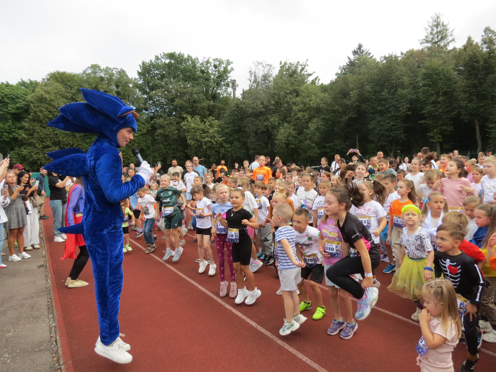Новини Вінниці - фото з День фізичної культури і спорту у Вінниці відзначили дитячим забігом і виставкою ДЮСШ