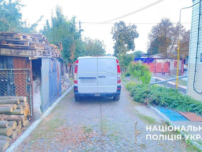 Новини Вінниці - фото з Машина збила жінку на подвір'ї, легковик врізався в трактор, а ще один — у дерево