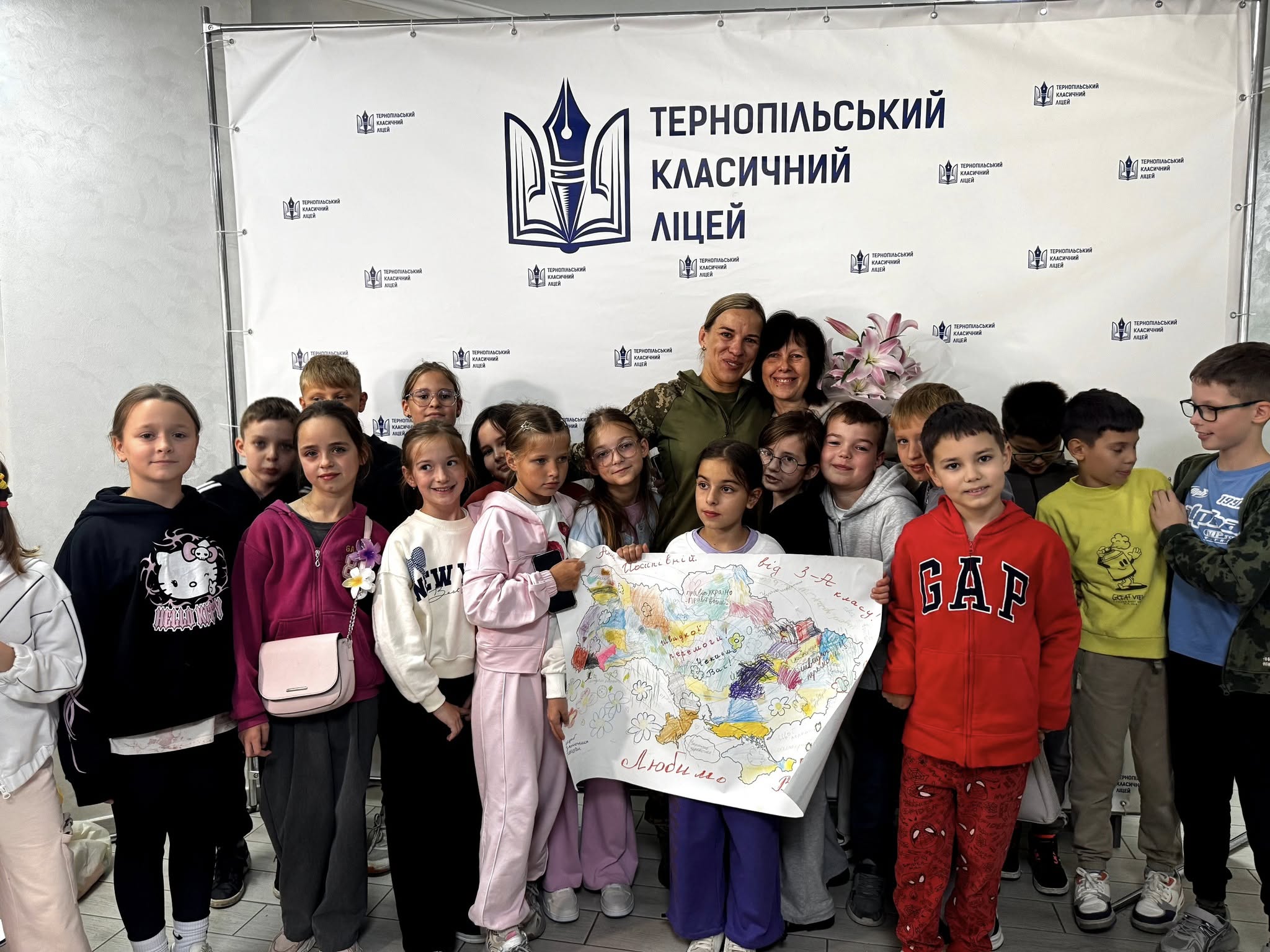 Новини Тернополя - фото з Семикласниця з Тернополя придбала Starlink для своєї вчительки, яка служить в ЗСУ