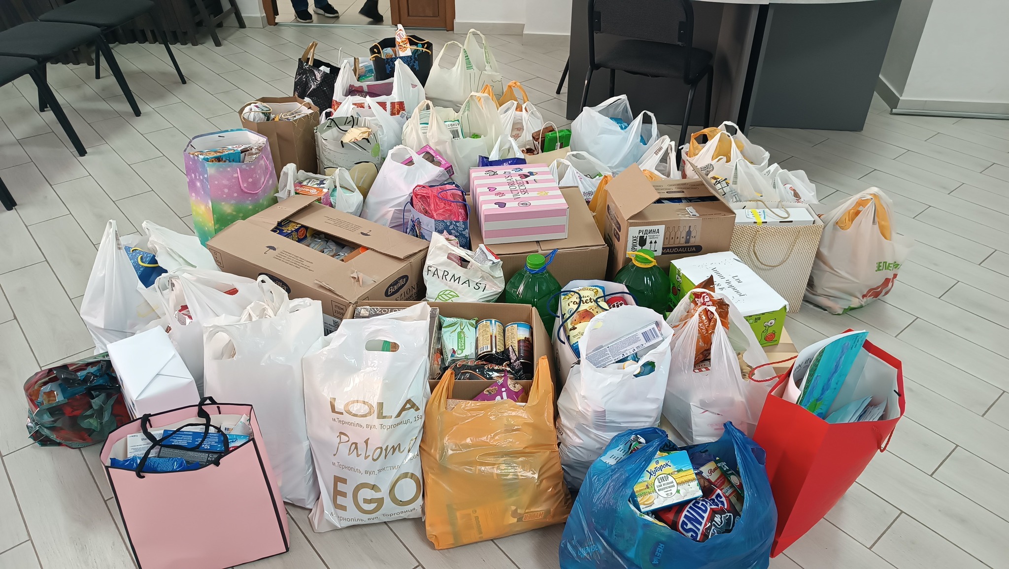 Новини Тернополя - фото з Семикласниця з Тернополя придбала Starlink для своєї вчительки, яка служить в ЗСУ