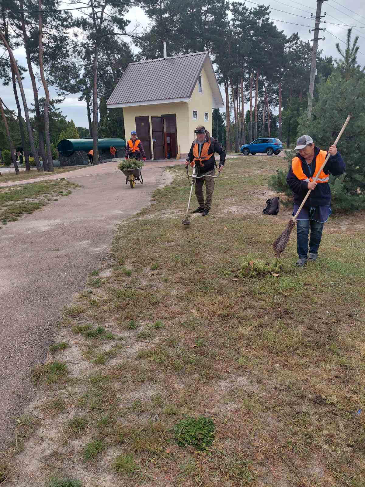 Новини Житомира - фото з Житомирські комунальники долучилися до Всесвітнього дня прибирання
