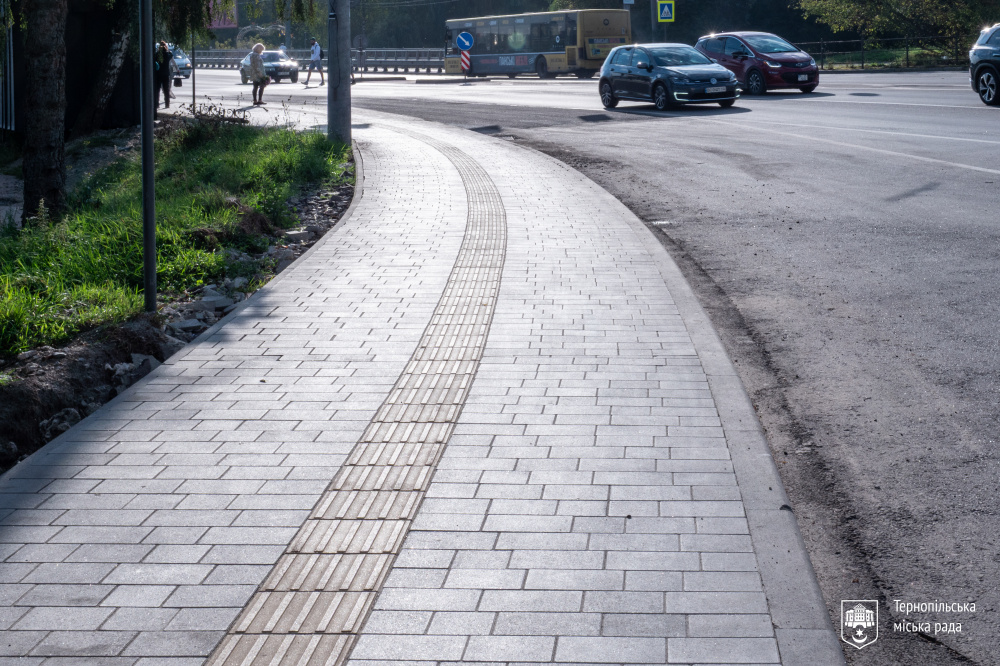 Новини Тернополя - фото з Завершили першу чергу робіт на частині безбар'єрного маршруту з Дружби до Центру
