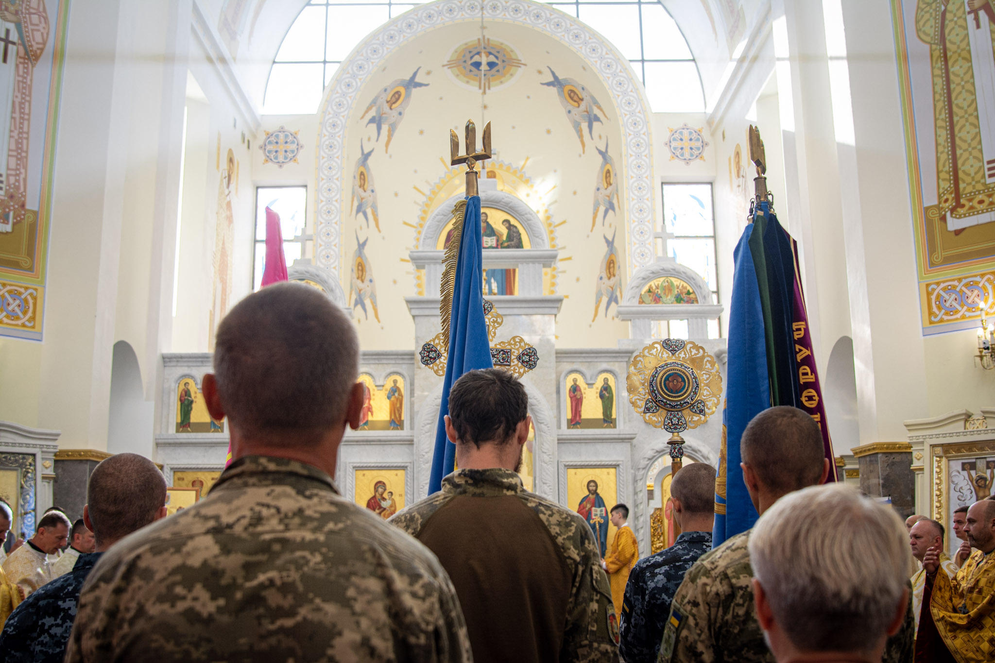 Військові зі всієї країни з'їхались на прощу до Зарваниці