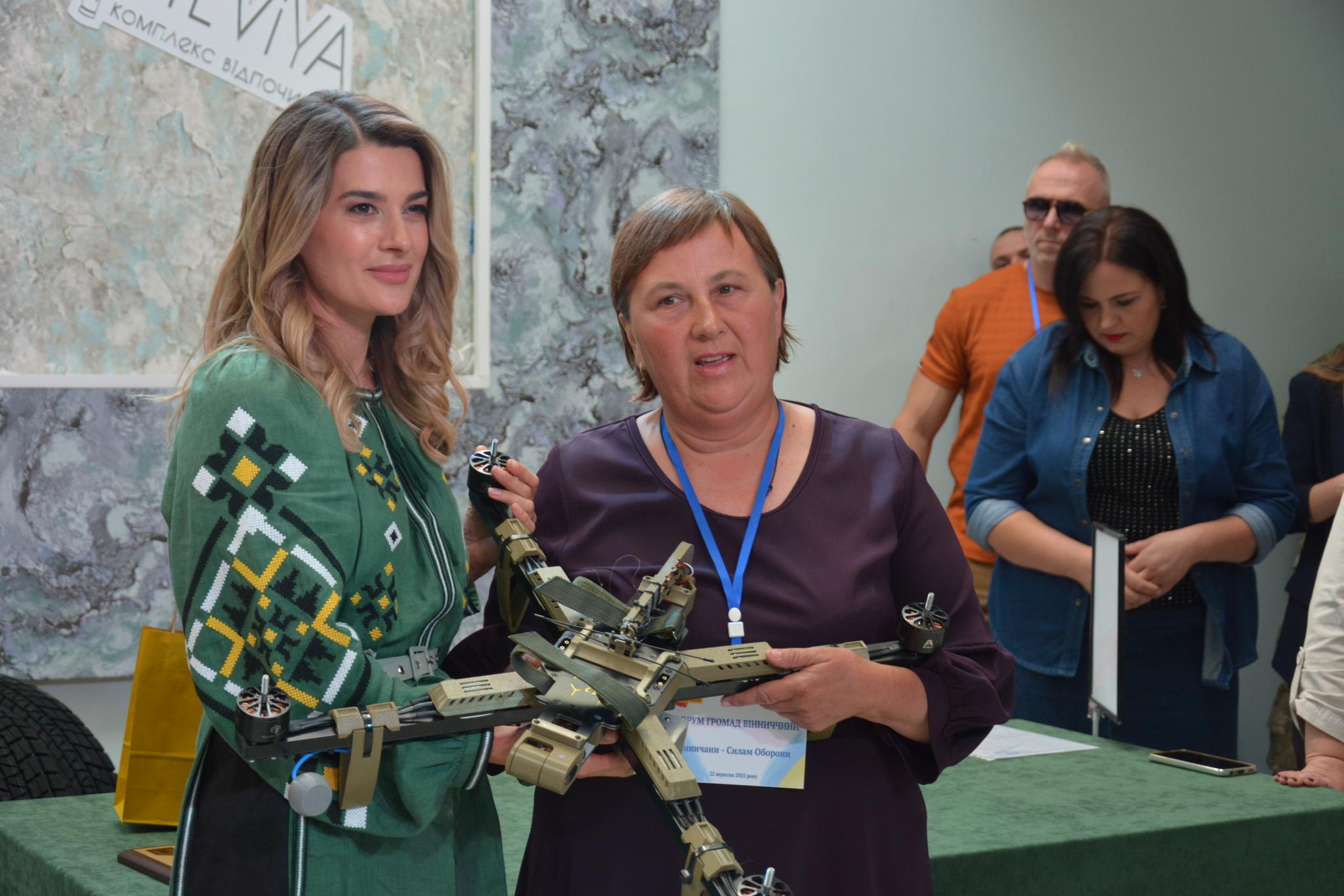 Новини Вінниці - фото з «Вінничани - Силам Оборони»: військовим на фронт передали авто та обладнання ще на три мільйони гривень (Пресслужба ГО «Ми – Вінничани»)