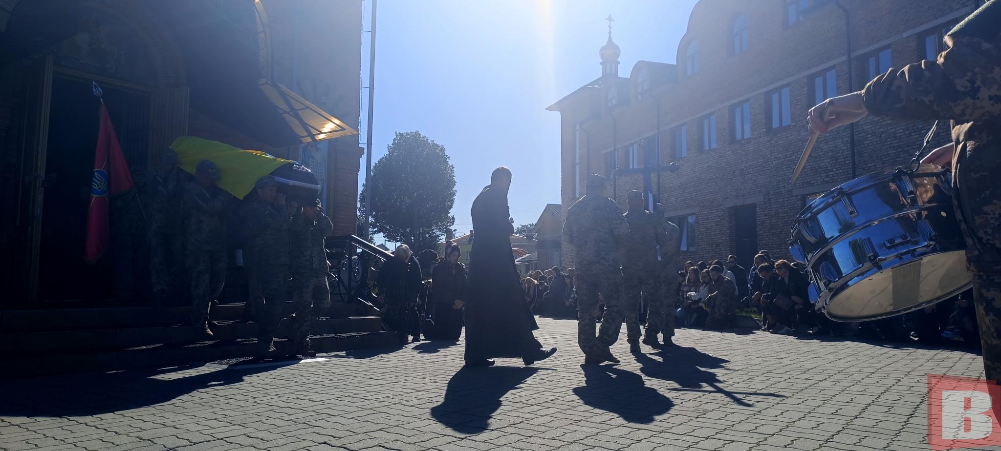 Новини Хмельницького - фото з «Таких, як він, дуже мало». Хмельницький попрощався з волонтером і воїном Іваном Галицьким
