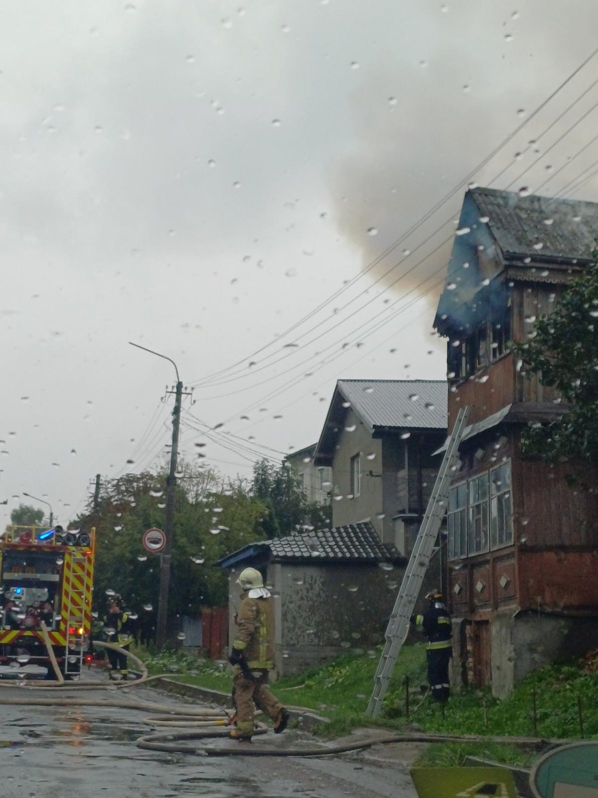 Новини Тернополя - фото з «Тато, ми вже горимо…» У Кременці спалахнув будинок багатодітної родини
