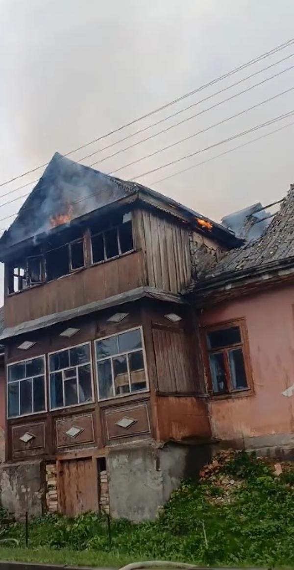 Новини Тернополя - фото з «Тато, ми вже горимо…» У Кременці спалахнув будинок багатодітної родини